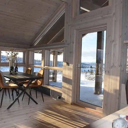 Hedda Lenningen - 3 Bedroom With View Towards Langsua National Park *