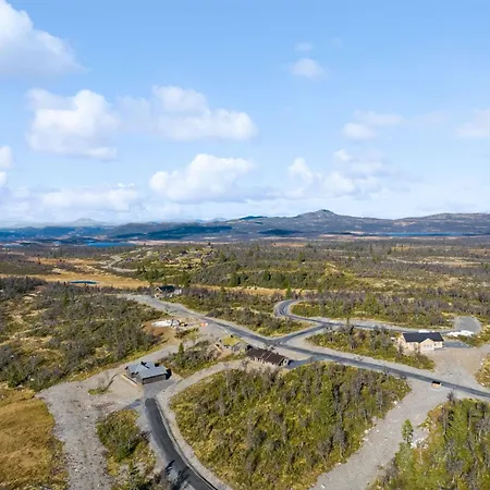Hedda Lenningen - 3 Bedroom With View Towards Langsua National Park