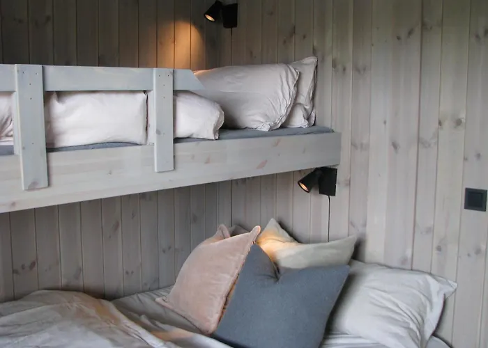 Hedda Lenningen - 3 Bedroom With View Towards Langsua National Park בית נופש *