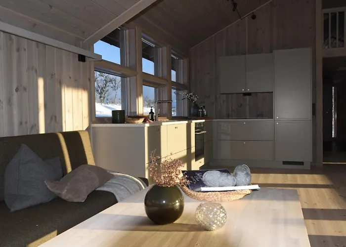 Hedda Lenningen - 3 Bedroom With View Towards Langsua National Park בית נופש *