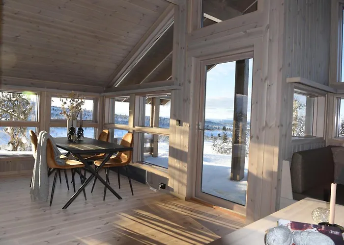 Hedda Lenningen - 3 Bedroom With View Towards Langsua National Park *