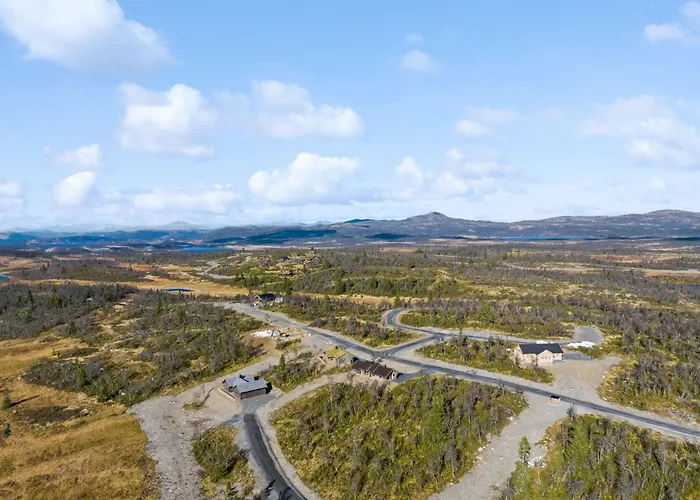 Hedda Lenningen - 3 Bedroom With View Towards Langsua National Park