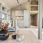 Hedda Lenningen - 3 Bedroom With View Towards Langsua National Park *